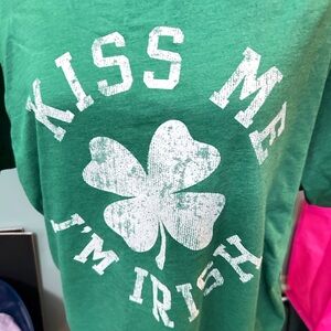St. Patrick’s Day kiss me I’m Irish T-shirt NWT